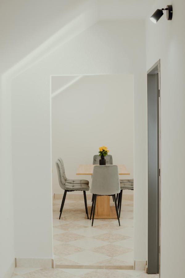 Apartman Emily เบรซโน ภายนอก รูปภาพ
